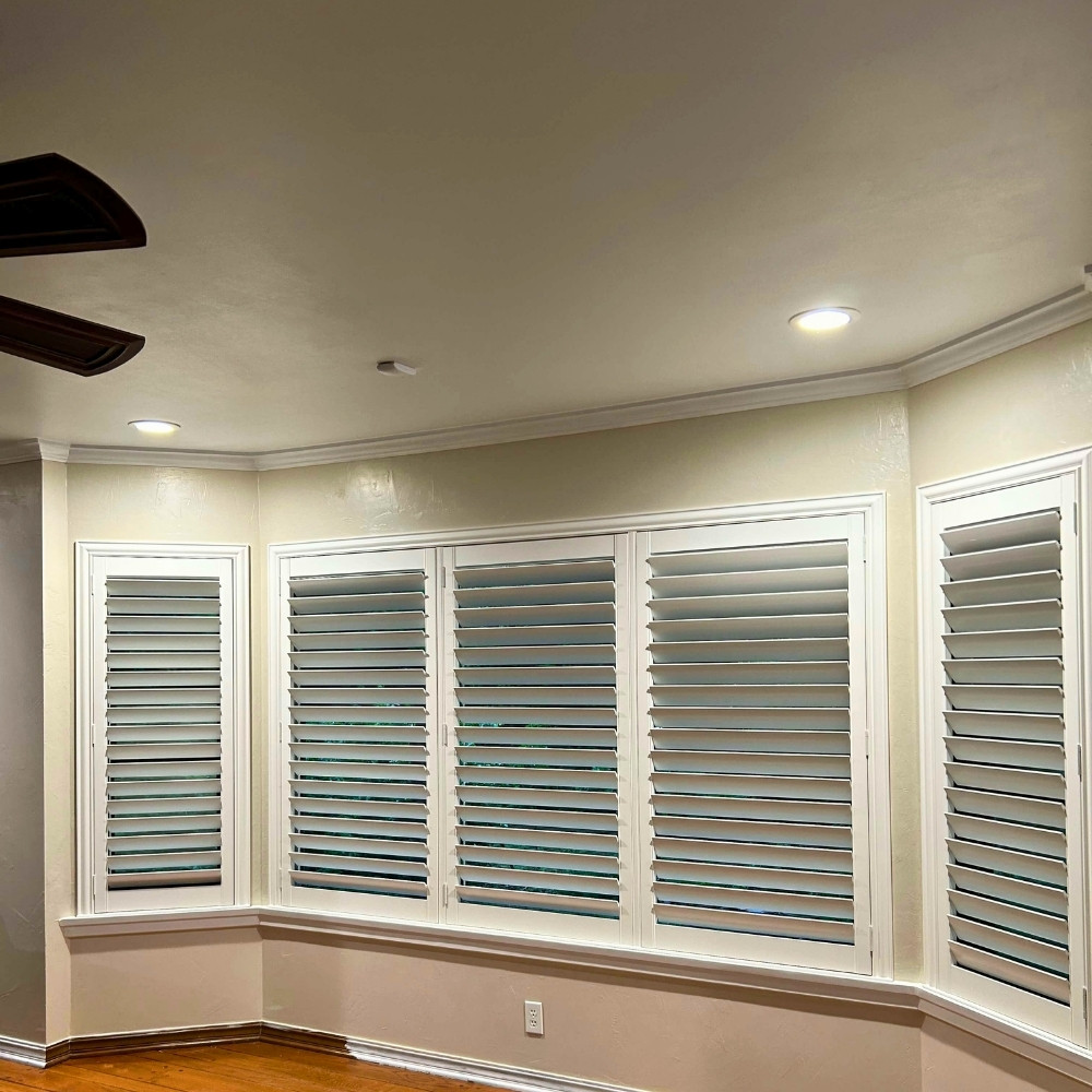plantation-shutters-bay-windows-installed
