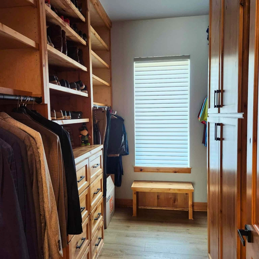 sheer-shade-walk-in-closet-window