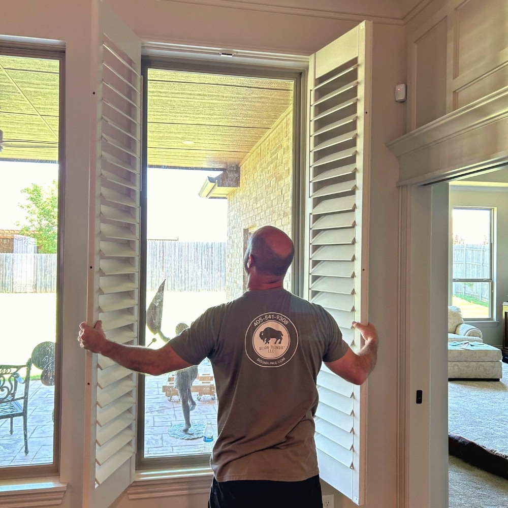 shutters-installation-close-frame